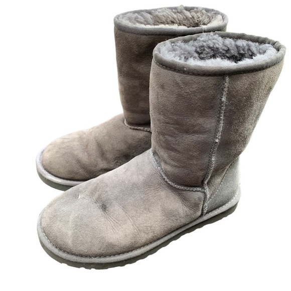 UGG AUSTRALIA Classic Short Boots Women's Shoes Shearling Leather 5825 Grey Sz 7 - Picture 1 of 7